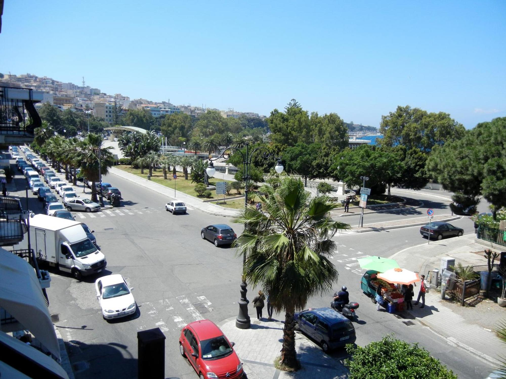 B&B La Pineta Reggio Calabria Exterior photo